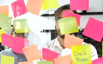 Free Video Stock team in brainstorming meeting