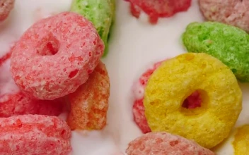 Free Video Stock texture of colored rings cereal with yogurt