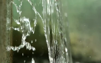 Free Video Stock texture of water flowing from a fountain