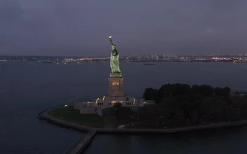 Free Video Stock the statue of liberty at night