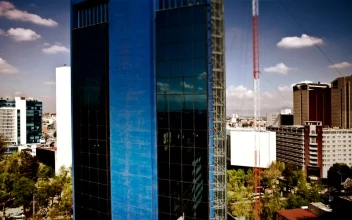 Free Video Stock the top of a mexico city building