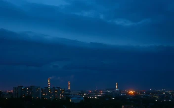 Free Video Stock thunderstorm in the city