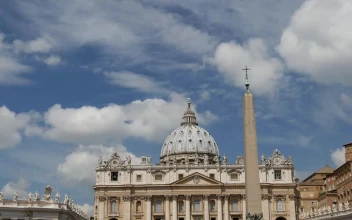 Free Video Stock time lapse of st peters basilica in the vatican