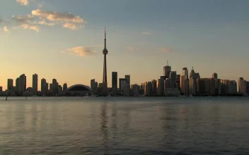 Free Video Stock time lapse of the toronto skyline