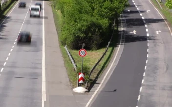 Free Video Stock timelapse of a fork in a highway
