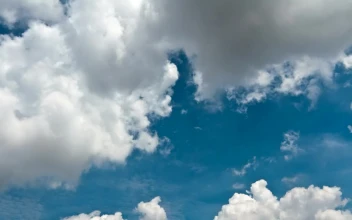 Free Video Stock timelapse of white clouds forming