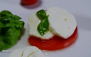 Free Video Stock tomato and cheese salad