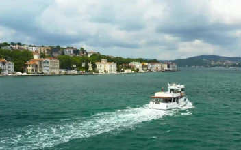 Free Video Stock tour boat heading through istanbul
