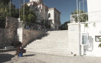 Free Video Stock touring tourist pedestrian zone