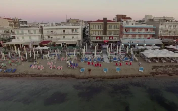 Free Video Stock tourist beaches at the end of the day