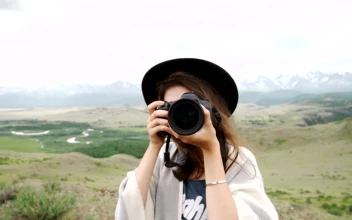 Free Video Stock tourist taking photos in nature