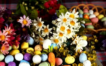 Free Video Stock traditional easter eggs with flowers