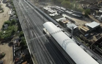 Free Video Stock train leaving the station