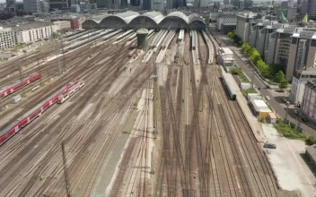 Free Video Stock train station in the city of frankfurt in germany