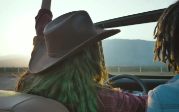 Free Stock Video Wanderlusts Enjoying A Stop On A Road Trip