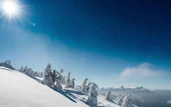 Free Stock Video Very Snowy Mountain On A Clear Sunny Day