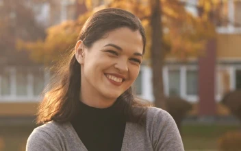 Free Stock Video Very Happy Woman In Outdoors Portrait