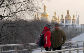 Free Stock Video Two Friends Having A Conversation On The Bridge