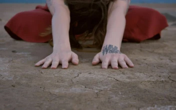 Free Stock Video Young Woman Doing Yoga In The Middle Of A Desert