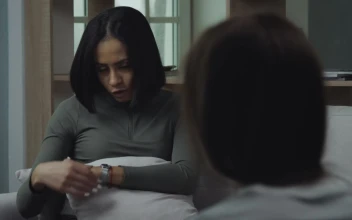 Free Stock Video Woman Talking With Her Psychologist