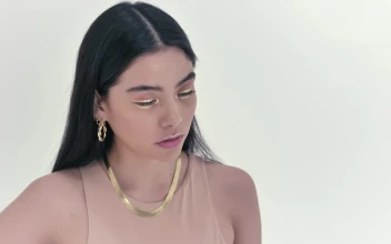 Free Stock Video Woman In An Elegant Dress At A Photoshoot