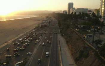 Stock Footage Vehicular Flow On An Avenue Near The Beach