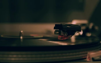 Ree Video Music Turntable Video