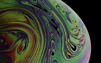 Greenish Bubble Argon iPhone XS