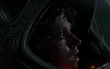 Iphone And Android Alien Isolation Phone