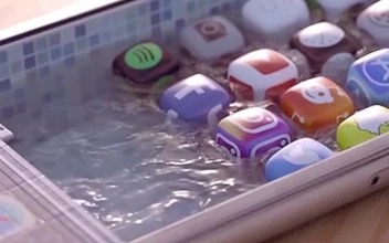 iPhone and Android Iphone Pool Party Live Phone Wallpaper