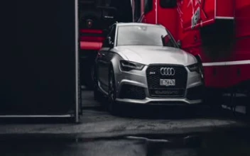 Audi RS6 Hazard Lights HD