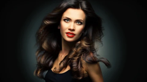 Brunette  Girl  Glance  Hair  2K  Live  Wallpaper - Free Live Wallpaper