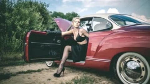 Girl In Car HD Animated Wallpaper - Free Live Wallpaper