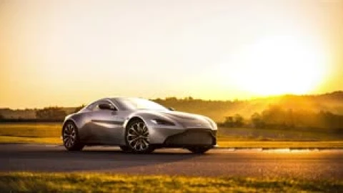Fondo de Pantalla Animado Aston Martin Vantage de Coches 🚗 en Movimiento - Free Live Wallpaper