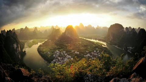 PC Town Mountains Live Wallpaper - Free Live Wallpaper