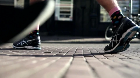 Walking 21782 Original Free Stock Video - Free Live Wallpaper
