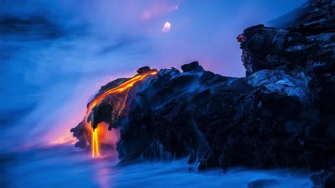 Lava Flow On A Mountain HD Live Wallpaper For PC - Free Live Wallpaper