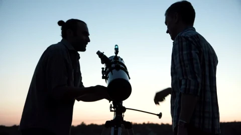 Stock Video A Couple Of Man Using A Telescope At Dawn Live Wallpaper for PC - Free Live Wallpaper