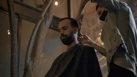 Stock Video Barber Cutting A Mans Hair Live Wallpaper For PC - Free Live Wallpaper