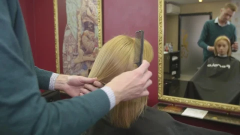 Stock Video Barber Combing Blonde Hair Live Wallpaper For PC - Free Live Wallpaper
