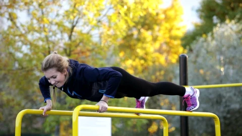 Stock Video Athlete Exercising Outside Live Wallpaper For PC - Free Live Wallpaper