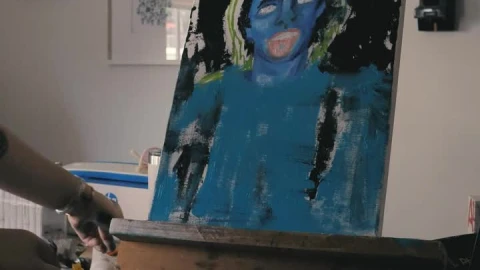 Stock Video Artist Painting An Abstract Portrait Live Wallpaper For PC - Free Live Wallpaper
