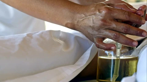 Stock Video Applying Massage Oils Live Wallpaper For PC - Free Live Wallpaper