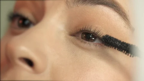 Stock Video Applying Mascara Closeup Live Wallpaper For PC - Free Live Wallpaper