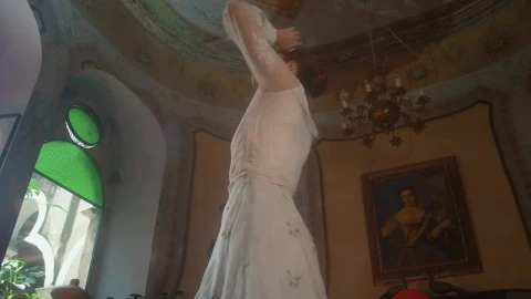 Stock Video An Old Fashioned Woman Spins In A White Dress Live Wallpaper For PC - Free Live Wallpaper