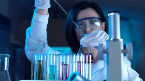 Stock Video A Scientist Woman Working In The Lab Live Wallpaper For PC - Free Live Wallpaper