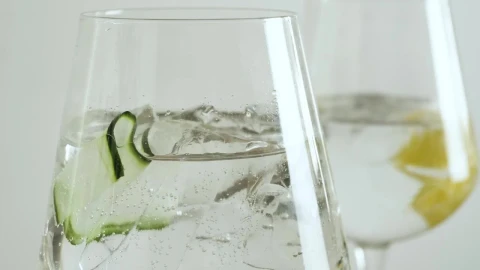 Stock Video A Pair Of Glasses With Cocktails Live Wallpaper For PC - Free Live Wallpaper