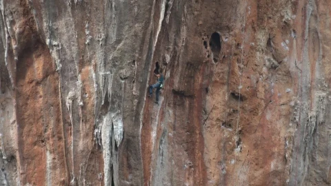 Stock Video A Man Climbing A Cliff Live Wallpaper For PC - Free Live Wallpaper