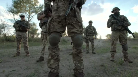 Stock Video A Group Of Soldiers Standing On The Field Live Wallpaper For PC - Free Live Wallpaper