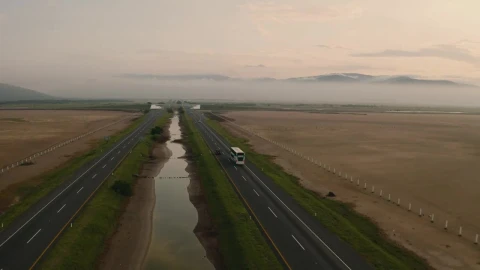 Stock Video Buses And Cars In The Freeway Live Wallpaper For PC - Free Live Wallpaper